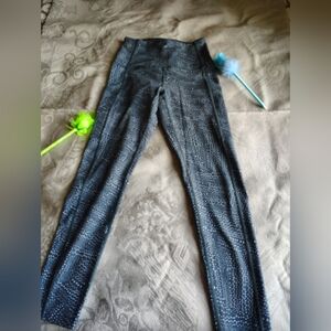 Zella Black and Gray Patterned Leggings